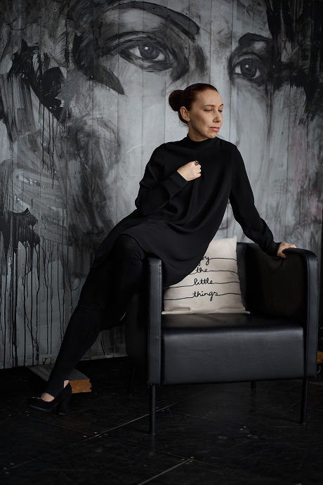 Основатель школы — психолог с 30-летним опытом, прошедший путь от сомнений до уверенного практикующего нумеролога. Ее путь — вдохновение для многих.